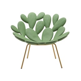 Qeeboo Poltrona Filicudi Balsam Green piedi in ottone