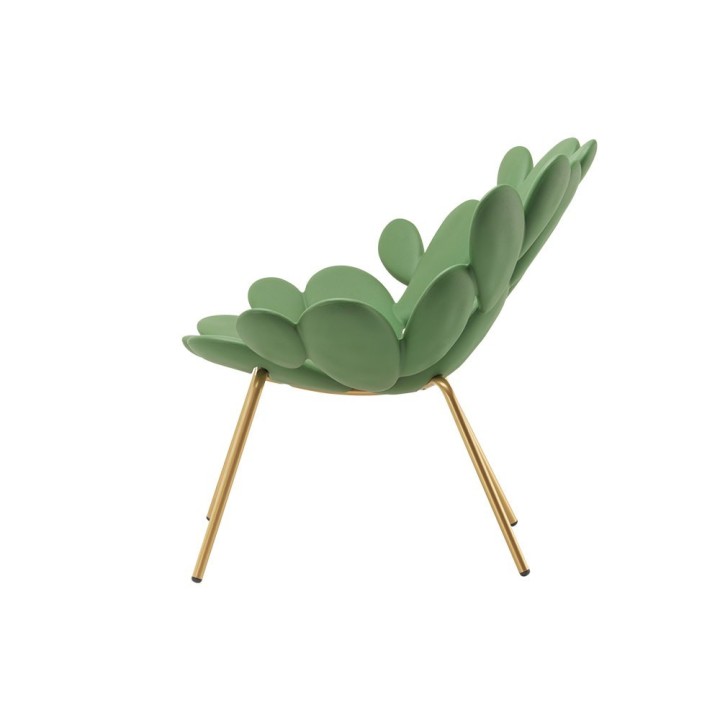 Qeeboo Poltrona Filicudi Balsam Green piedi in ottone