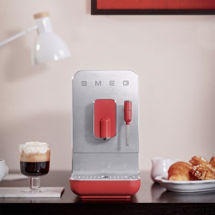Smeg Macchina caffè automatica 50's Style rossa