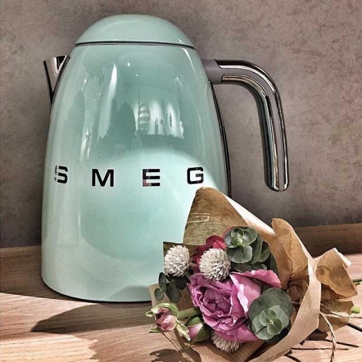 Smeg Bollitore 50's Style 1,7 litri verde pastello