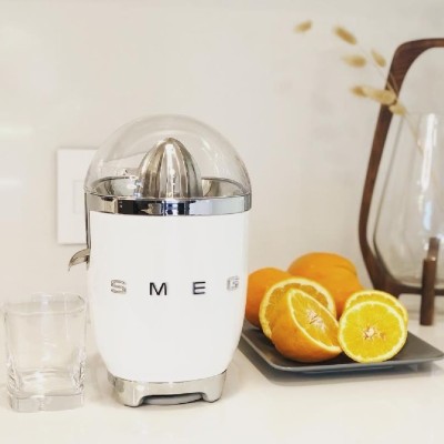 Spremiagrumi Smeg Bianco 50’s Style Vintage in Tritan 70W 2