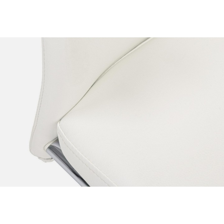 Sedia Bizzotto in ecopelle beige Thelma dettaglio pelle