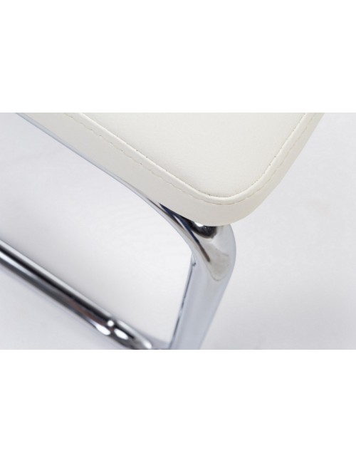 Sedia Bizzotto in ecopelle beige Thelma dettaglio gamba