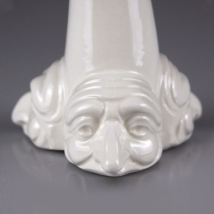 Macrì Corno bianco con tre facce alto 25 cm