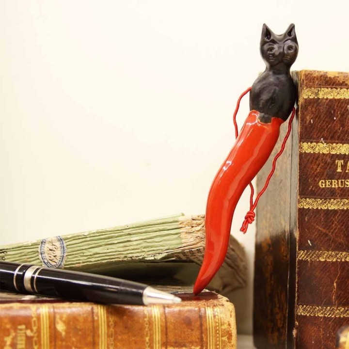 Macrì Cornetto con gatto nero e laccetto
