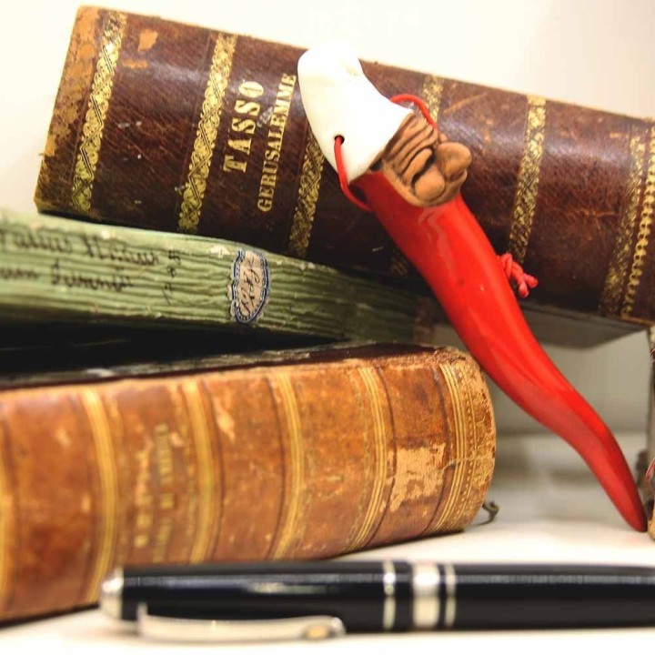 Macrì Cornetto con Pulcinella e laccetto