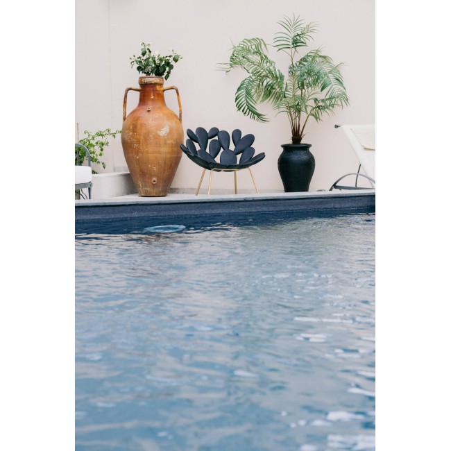 QEEBOO Poltrona Filicudi Nera e Vaso Ming Nero