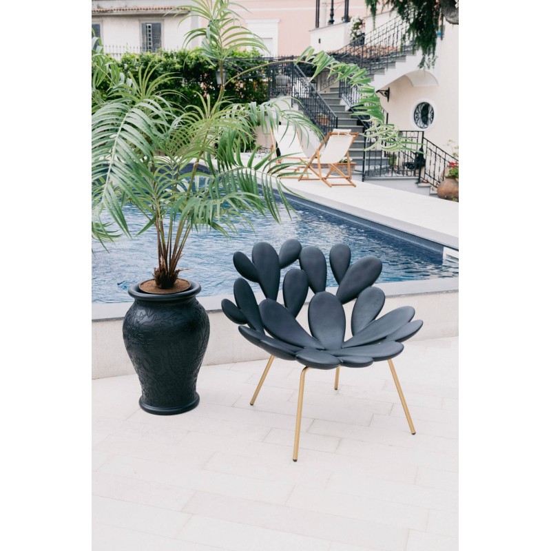 QEEBOO Poltrona Filicudi Nera e Vaso Ming Nero