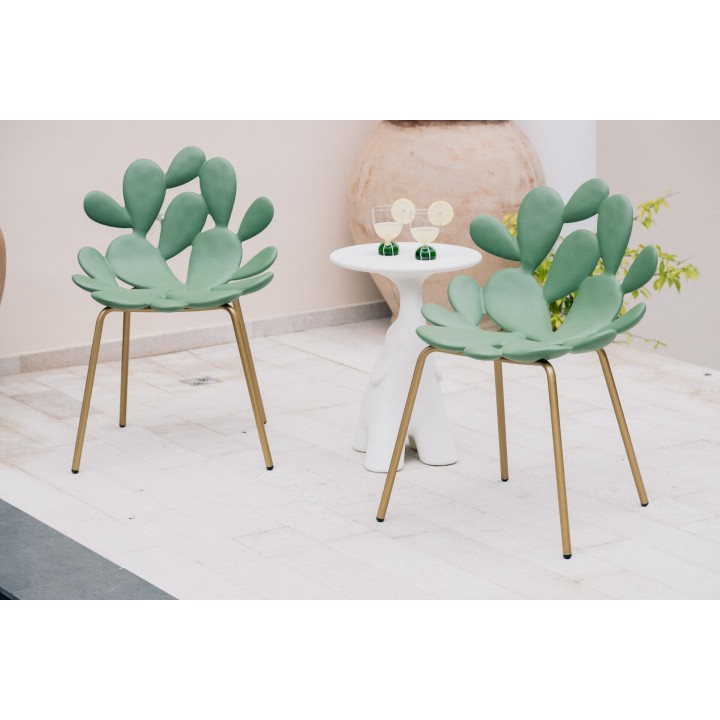 Qeeboo Set 2 sedie Filicudi verdi e tavolino Pako bianco