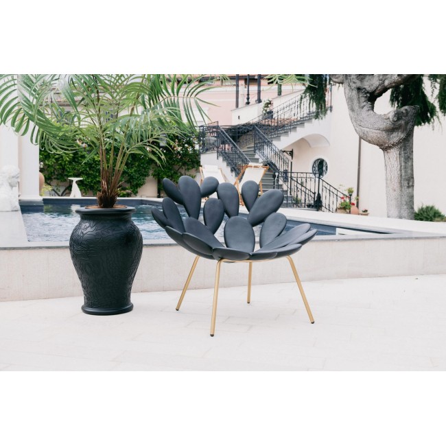 QEEBOO Poltrona Filicudi Nera e Vaso Ming Nero