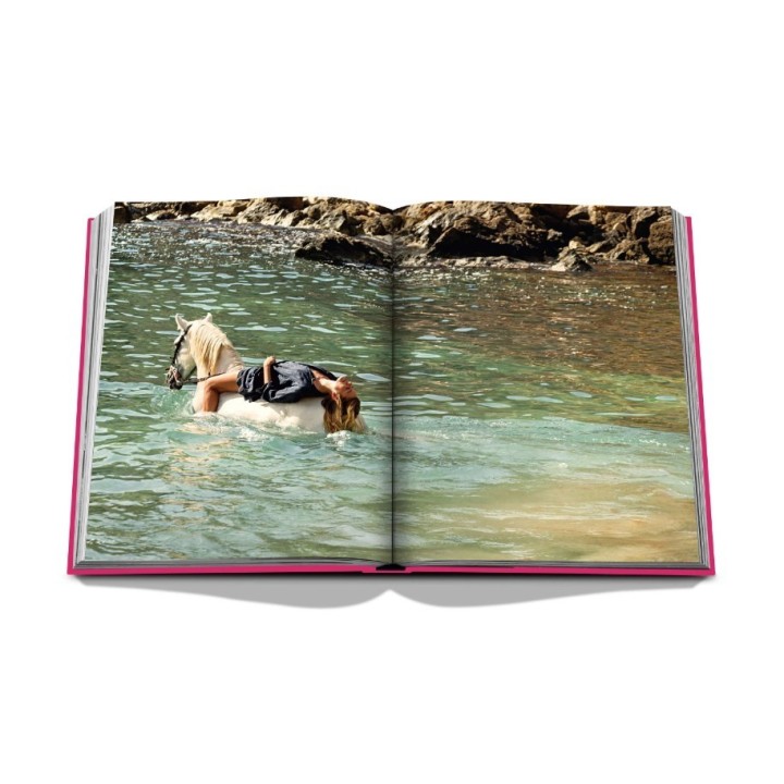 Assouline Libro Ibiza Bohemia copertina in seta
