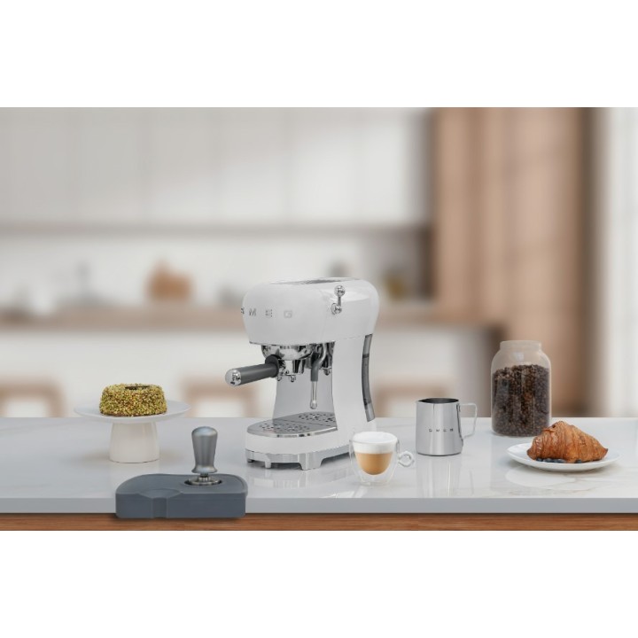Smeg Macchina espresso 50's Style bianca