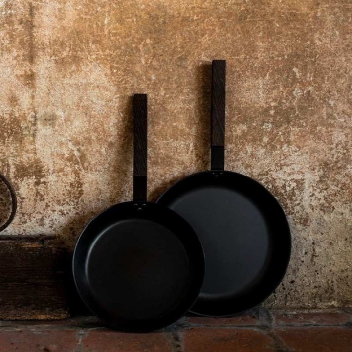 KnIndustrie Padella Black con manico in wengé Ø 32 cm