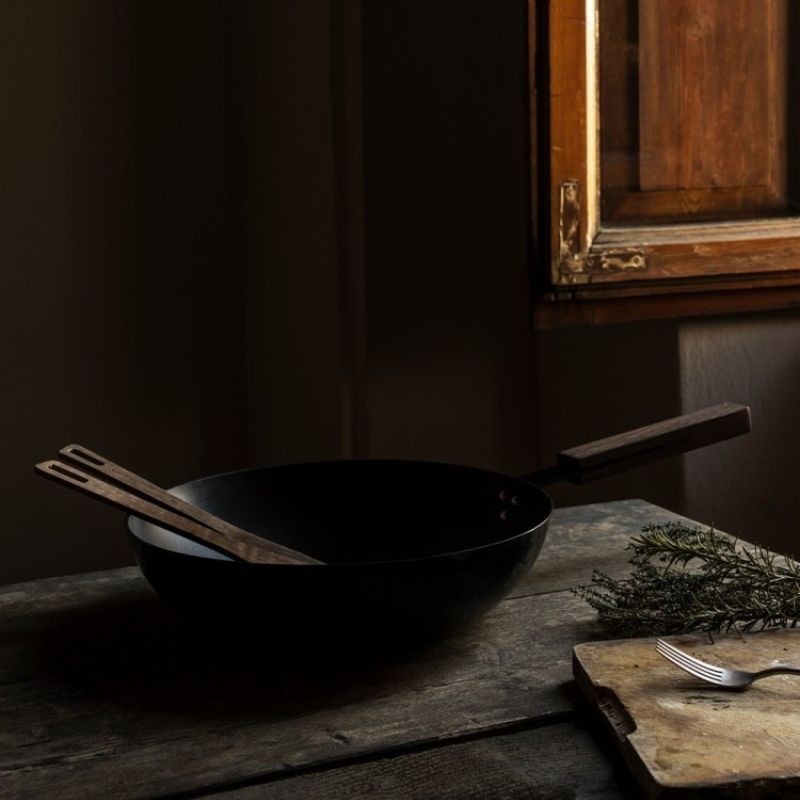 Black | Wok / Saltapasta 32 cm di KnIndustrie