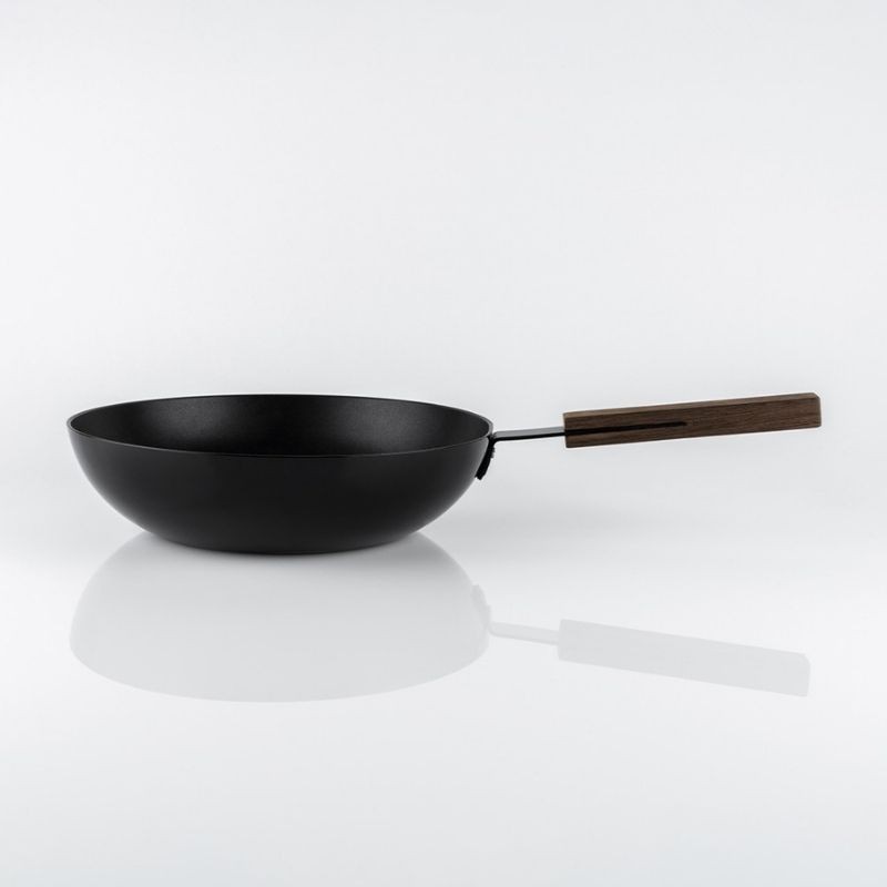 Black | Wok / Saltapasta 32 cm di KnIndustrie