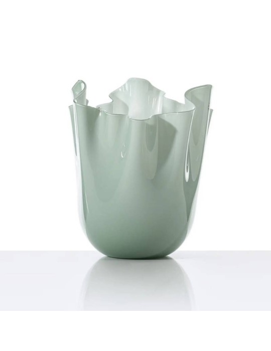 Venini – Vaso Fazzoletto in Vetro Soffiato Opalino colore Verde Rio (H 13,5 cm)
