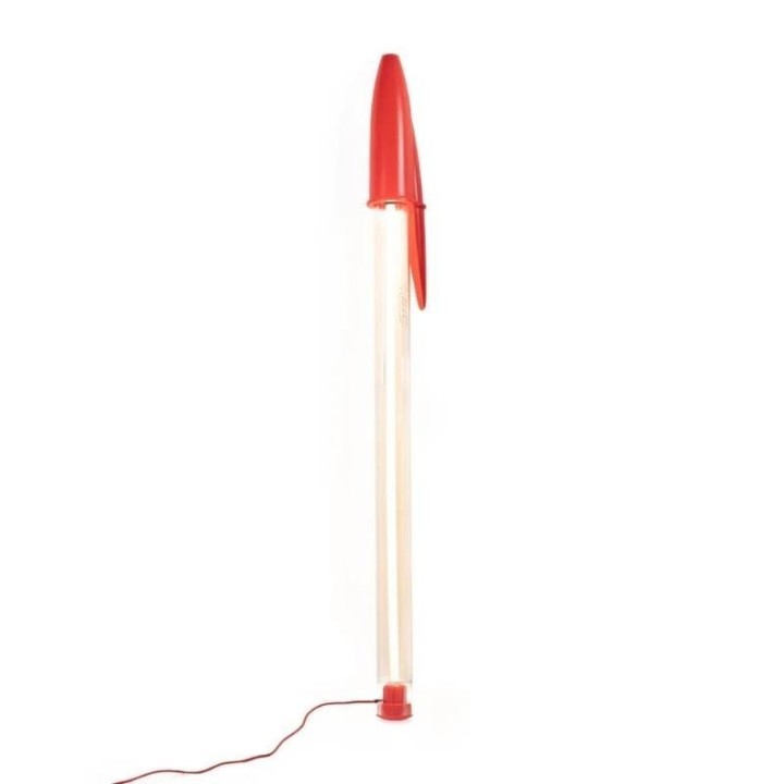 Seletti Lampada BIC rossa di Mario Paroli