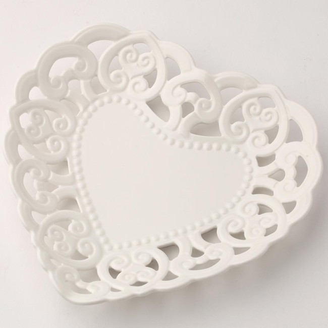 PIATTINO CUORE PORCELLANA TRAF.18CM