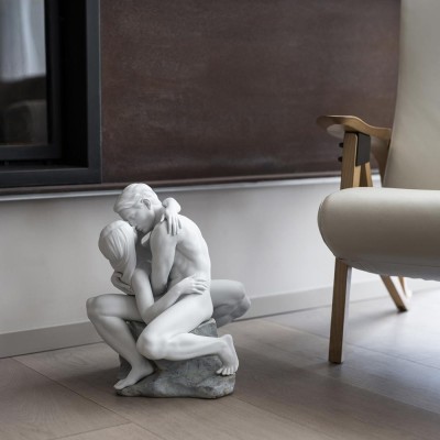Lladrò Scultura coppia Bacio Appassionato in porcellana... 2