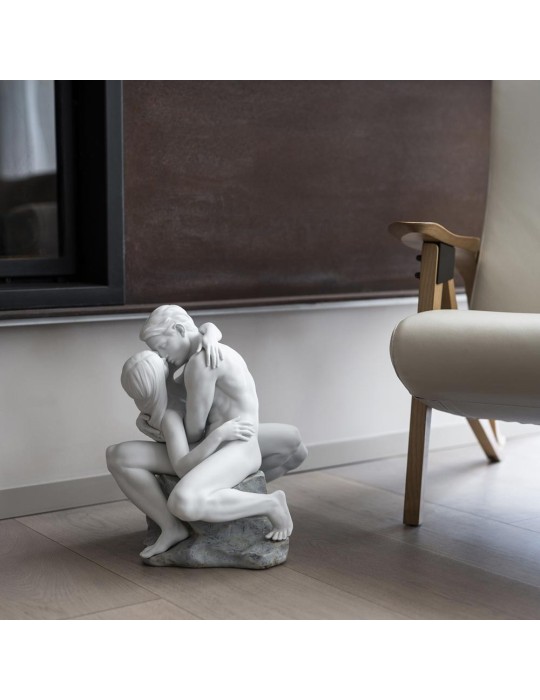 Lladrò Scultura coppia Bacio Appassionato in...