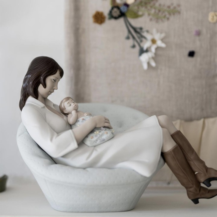 Lladró Statua Dormendo con mamma alta 22 cm