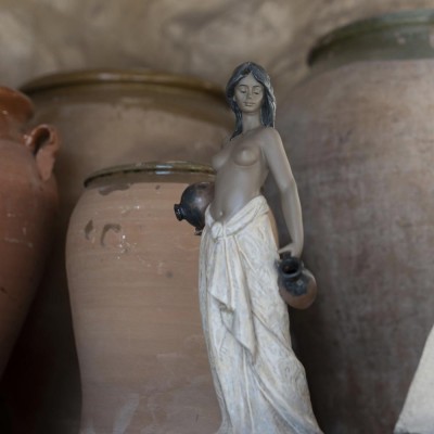 Lladrò Statua acquaiola in porcellana handmade 2