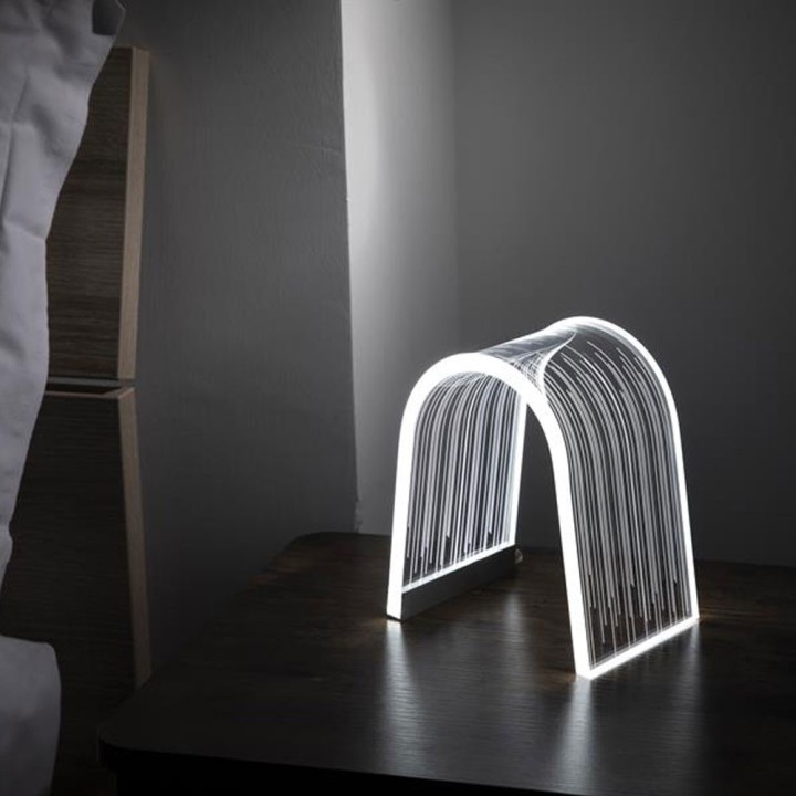 Vesta Lampada Arc Line piccola acrilico LED